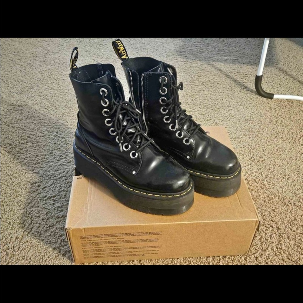 Doc Martens Jadon Max Womens 9